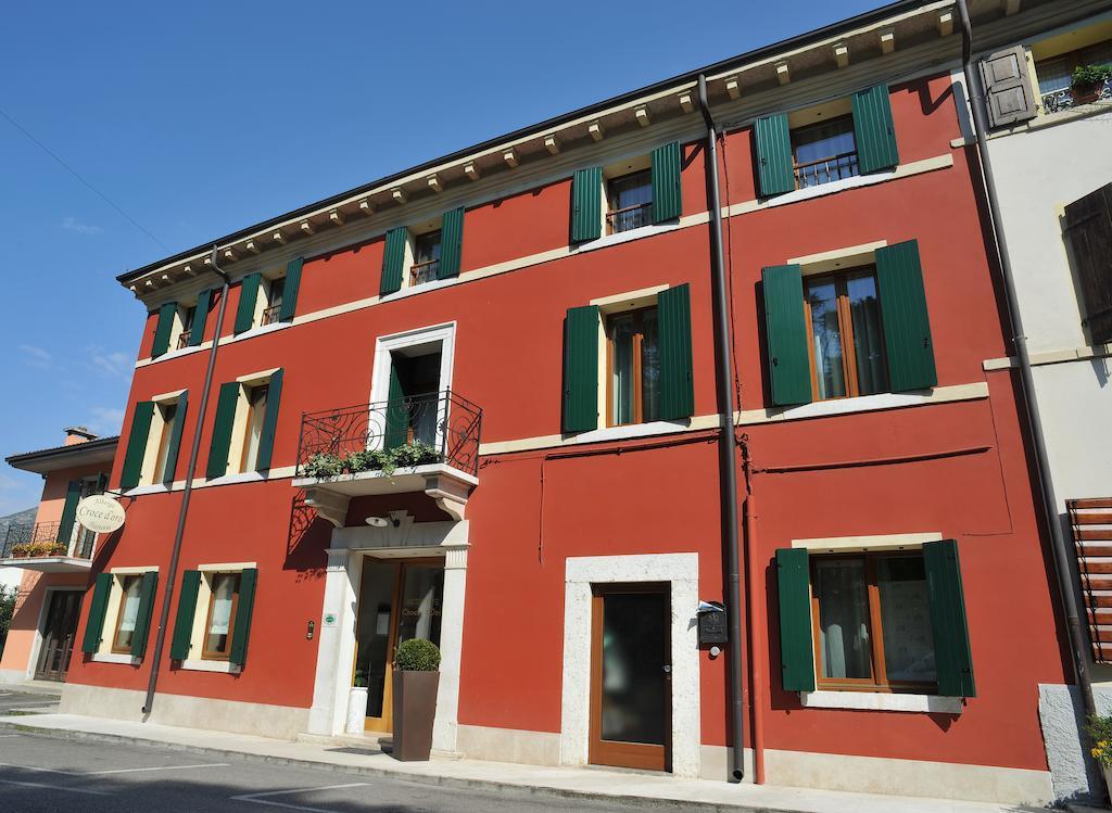 Albergo Croce D'Oro Dolcè Exterior foto