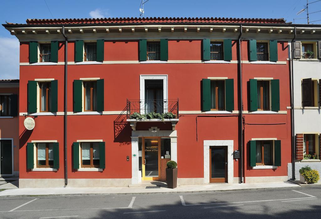 Albergo Croce D'Oro Dolcè Exterior foto